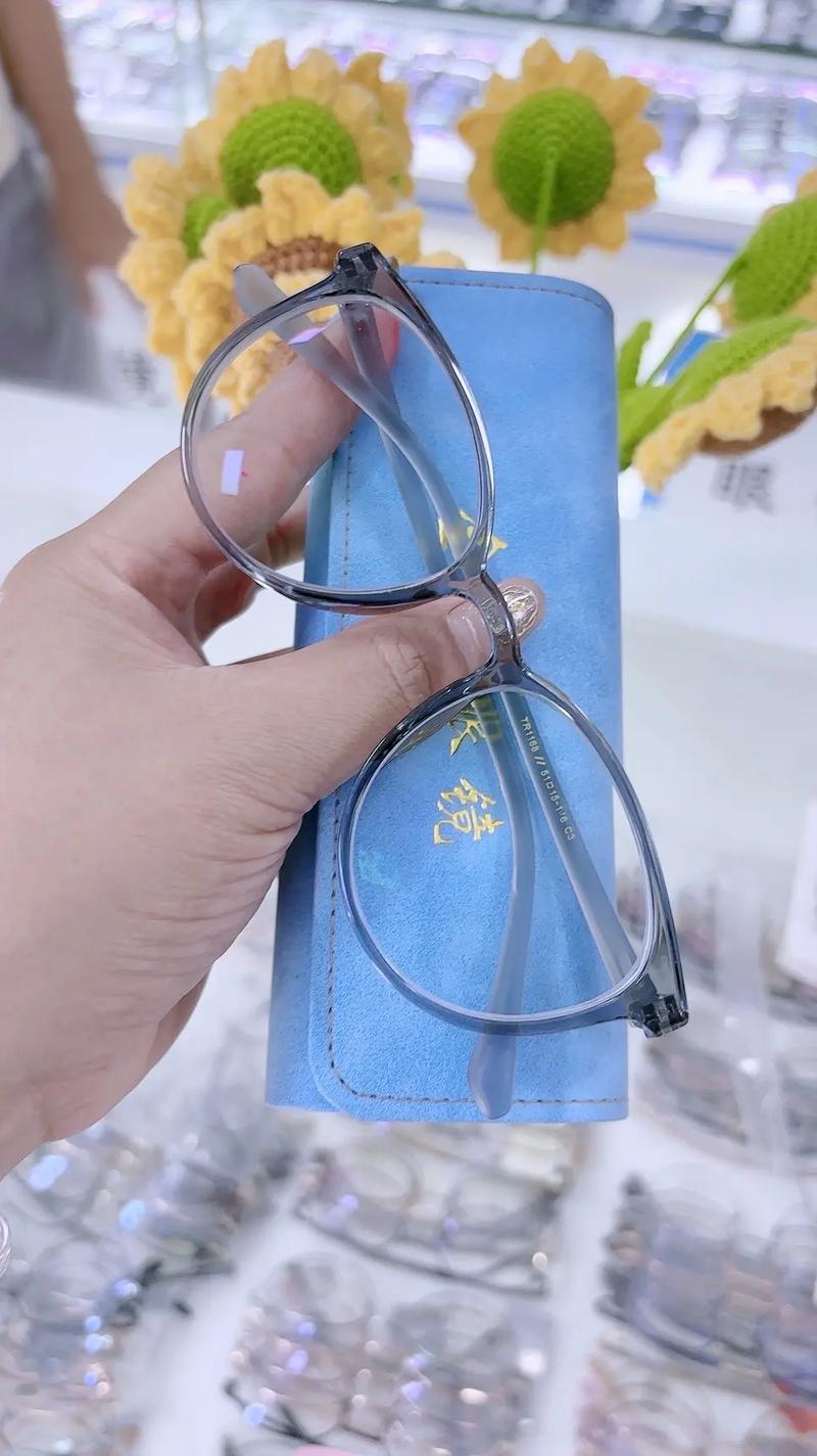 专业验光配镜 #如何挑选适合自己的眼镜 #眼镜店日常 新款